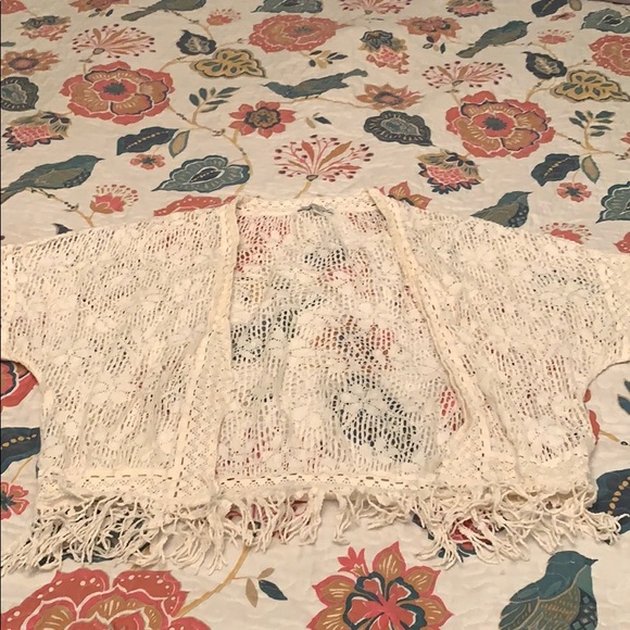 Short sleeved crocheted kimono - Picture 1 of 4